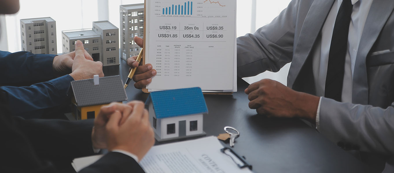 Livic valuer assessing a property in Hyderabad